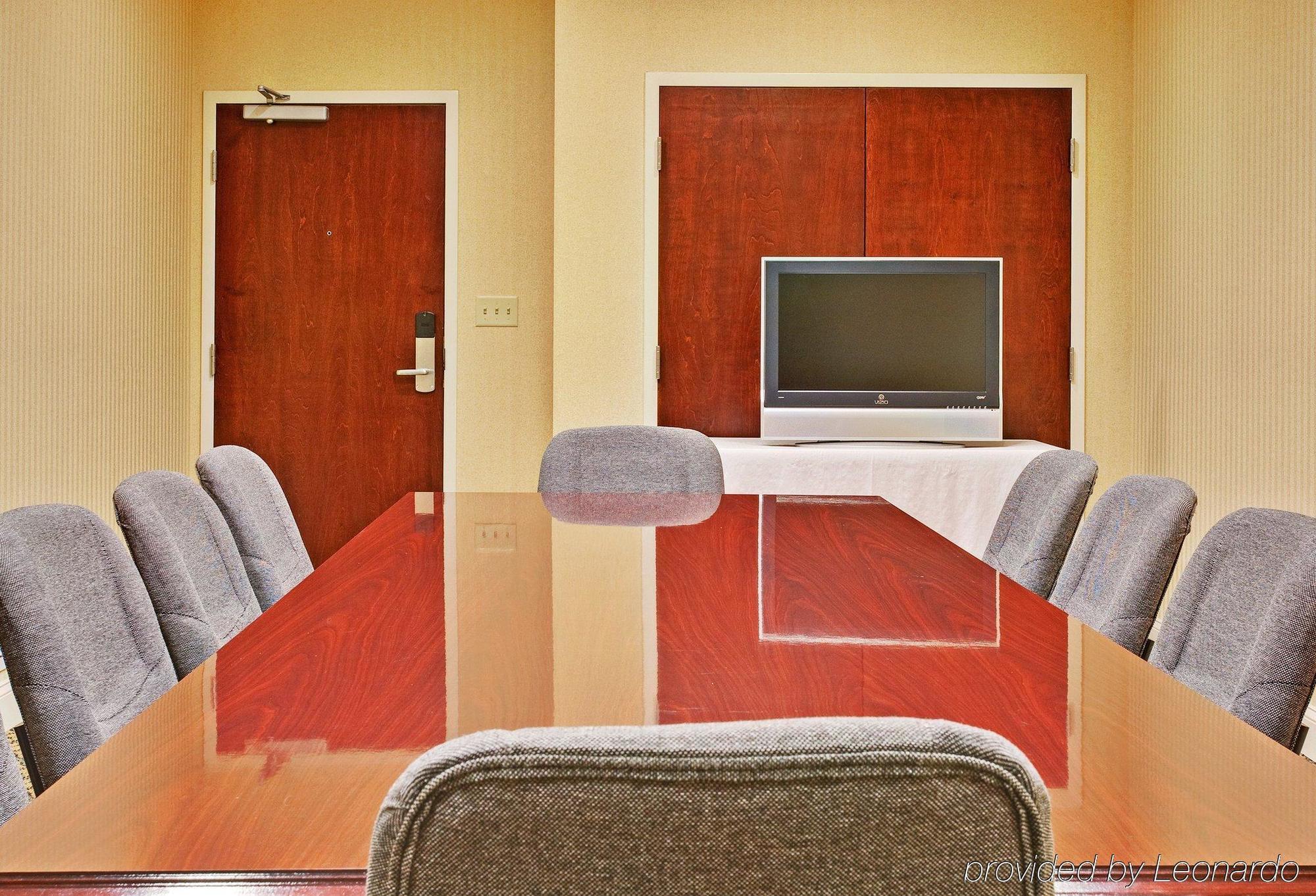 Holiday Inn Express & Suites Dyersburg By Ihg Kemudahan gambar