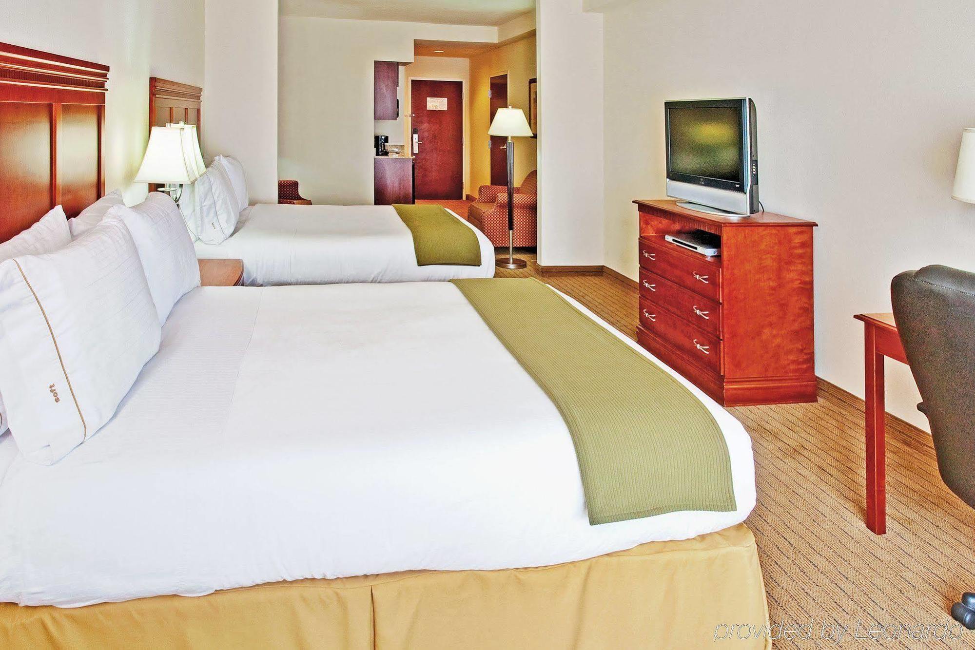 Holiday Inn Express & Suites Dyersburg By Ihg Bilik gambar