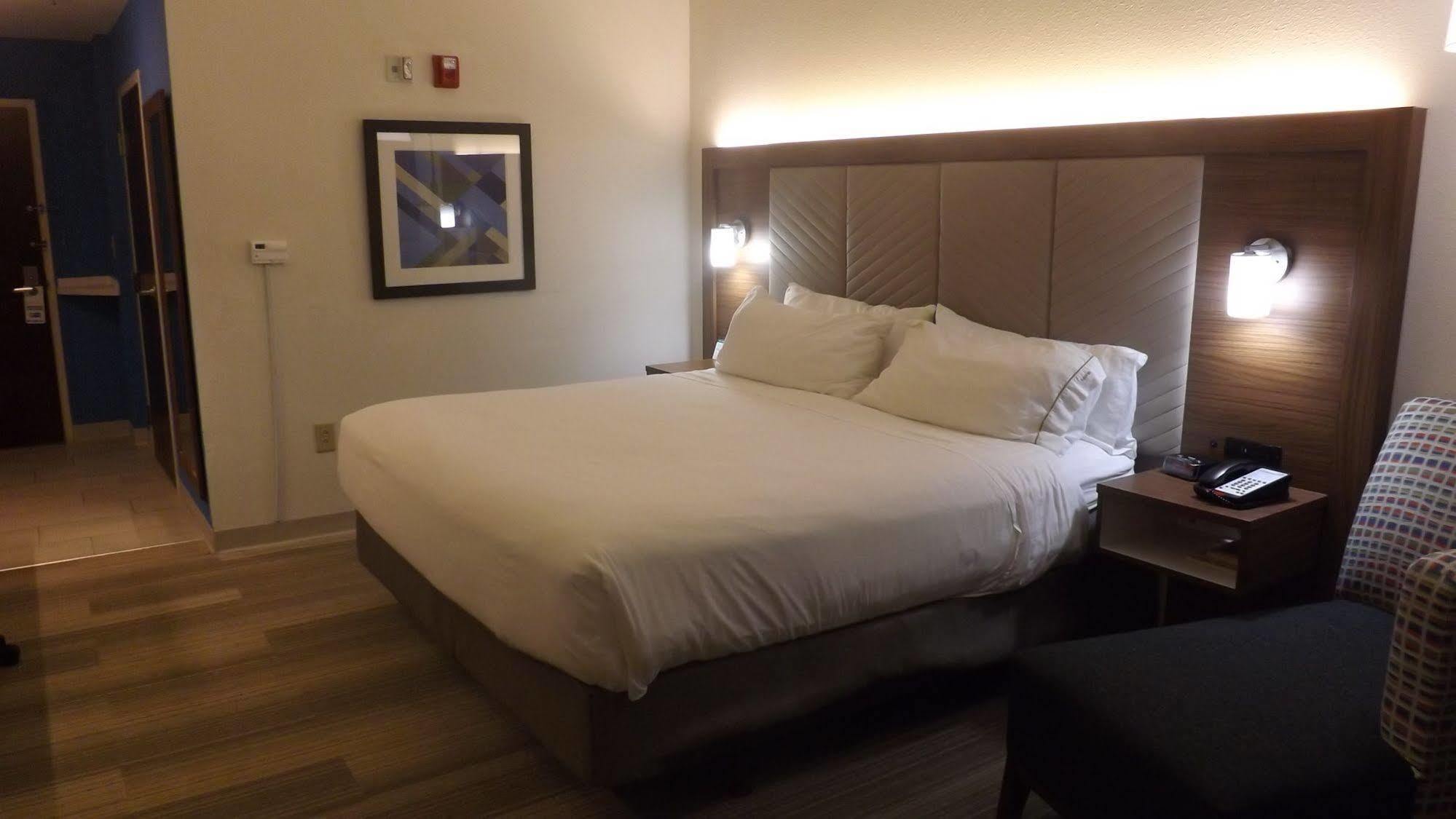 Holiday Inn Express & Suites Dyersburg By Ihg Luaran gambar